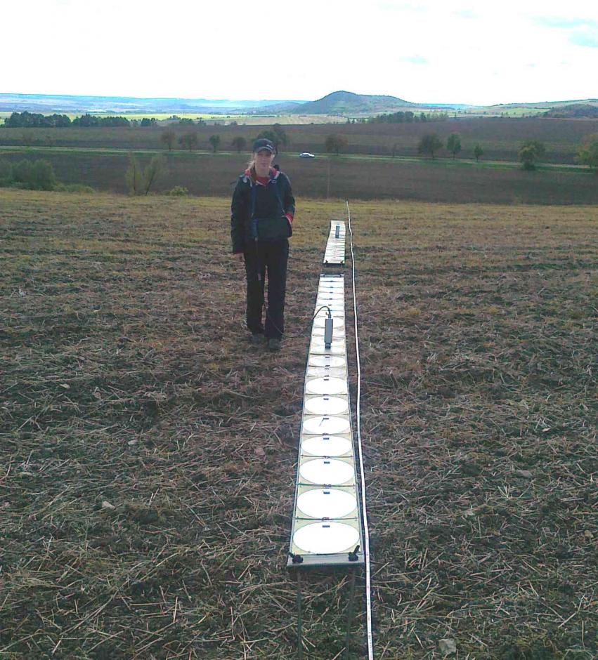 Měření do 200m, délka profilu 500m, antény 25MHz, České Středohoří. Měření do 200m, délka profilu 500m, antény 25MHz, České Středohoří.